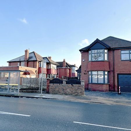 United Home B&B Salford  Exterior photo